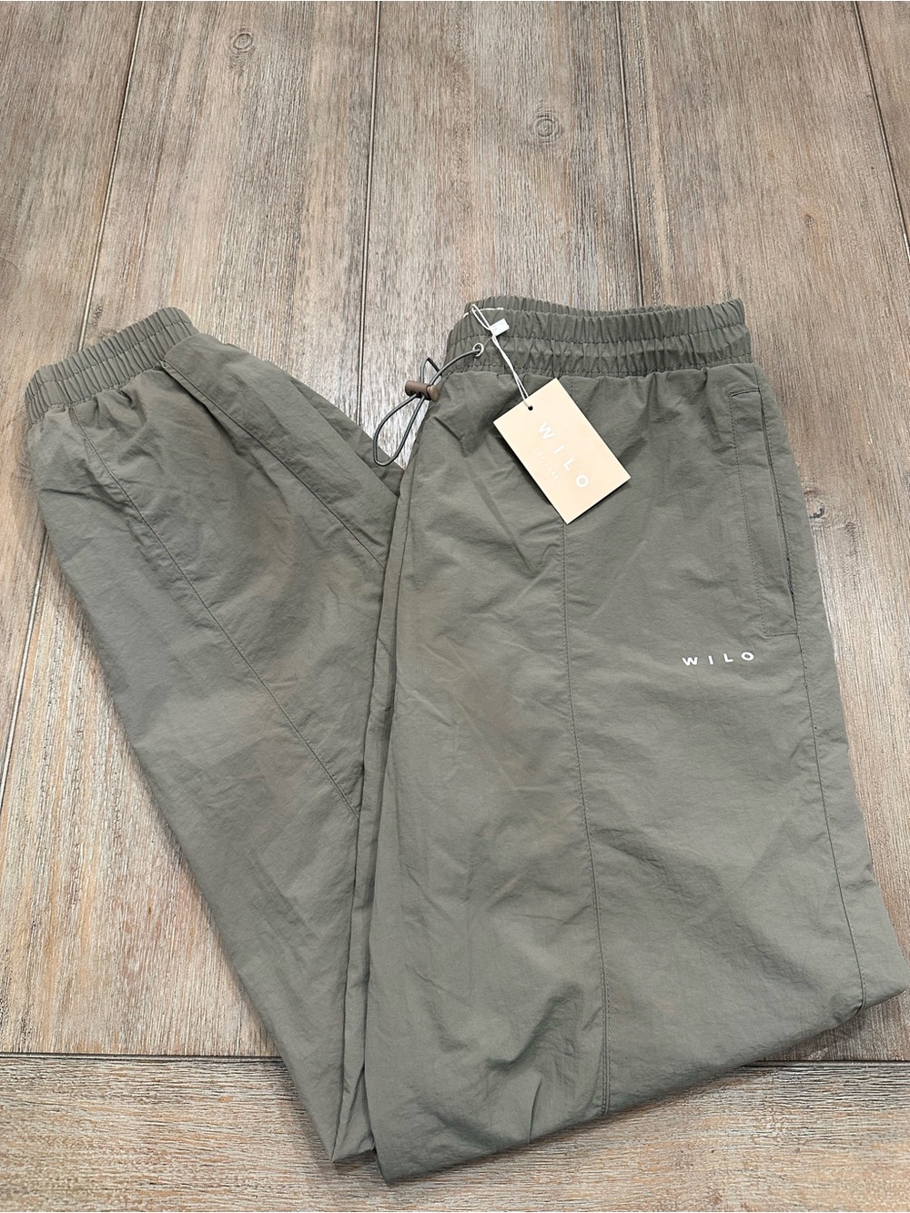 Wilo The Label Women’s Sage Parachute Pants | Size Large - Picture 1 of 11